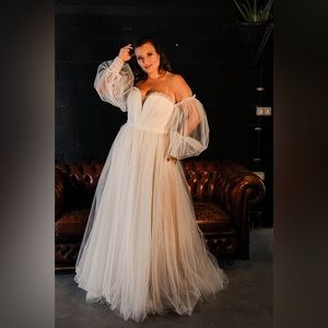 Plus Size Wedding Dress - Tamia Wedding Dress - Ivory Tulle w/ Deep Nude Skirt